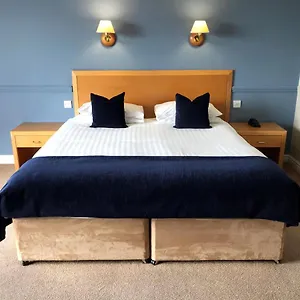 https://dalmeny.hotelsin-chester.com