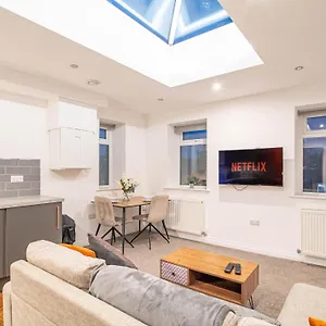 https://hotl-aparts-at-the-deal-house.yorkshirehotels.net